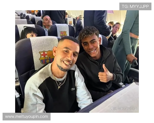 父爱如山!亚马尔父亲 39 岁生日晒合影:10 号传承,儿子未来可期(2) 父爱如山!亚马尔父亲 39 岁生日晒合影:10 号传承,儿子未来可期(2)